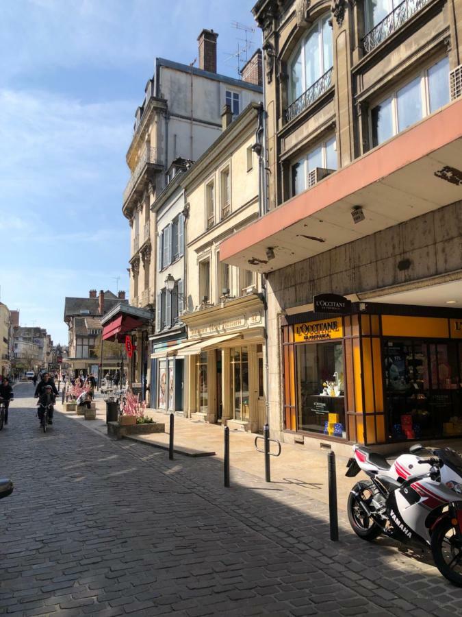 Le Charmant Zola Hyper Centre Classe Троа Екстериор снимка